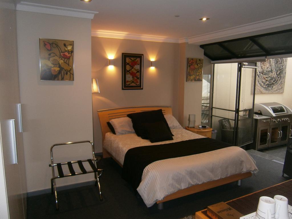 New York On King Apartment Perth Room photo
