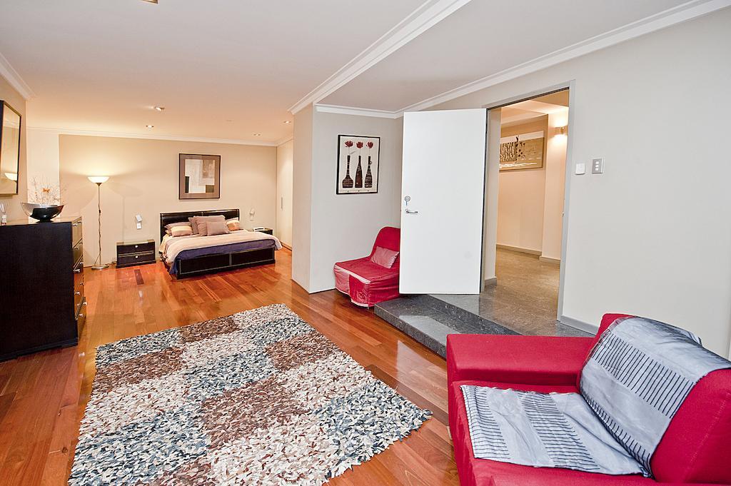 New York On King Apartment Perth Room photo